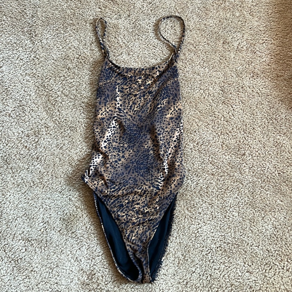 OUT FROM UNDER HIGH CUT LEOPARD ONE PIECE
